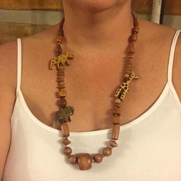 Wooden African style giraffe and tiger necklace - Picture 6 of 6